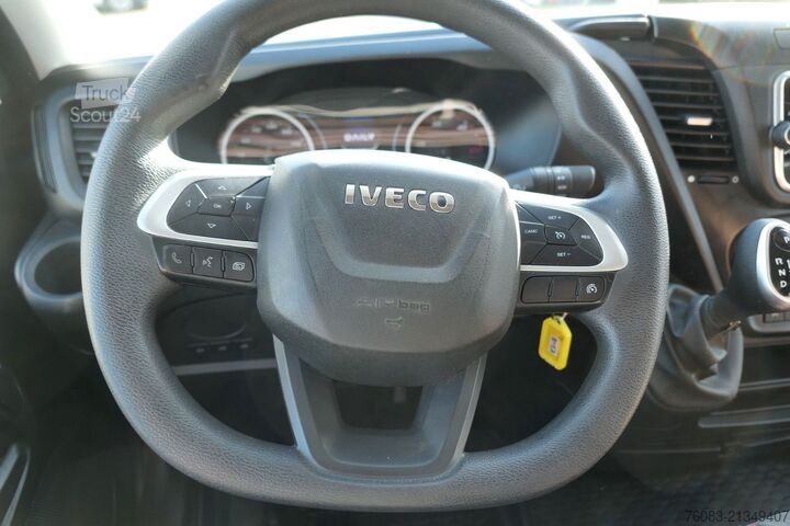 Furgão de teto alto IVECO Daily35-160 Maxi H3 extraHoch2,1m Hi-Matik Klima