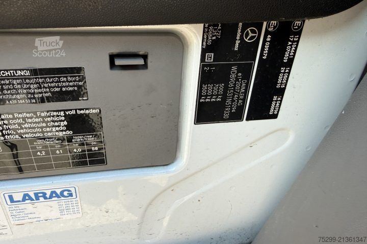 Camión frigorífico Mercedes-Benz 516 CDI Kühlkoffer/HB / Swiss-Vehicle