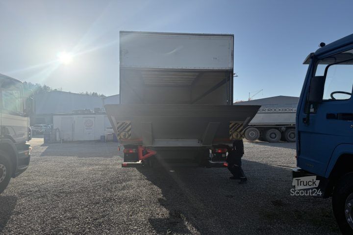 Skříňový nákladní automobil Volvo FLL-290 4x2R Getriebeschaden / Swiss-Vehicle