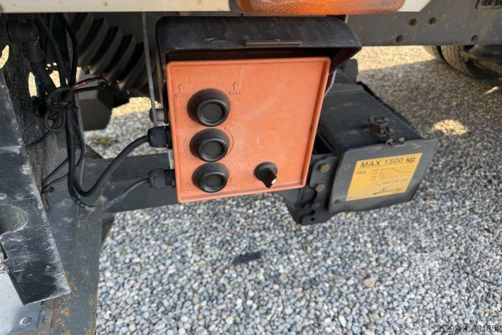 Skříňový nákladní automobil Volvo FLL-290 4x2R Getriebeschaden / Swiss-Vehicle