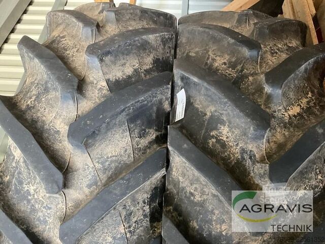 Ratiņš Pirelli KR 520/70R30