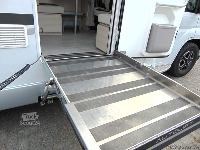 Halvintegrerad husbil ACROSS 689 CDH Rollstuhllift -barrierefrei AUTOMATIK