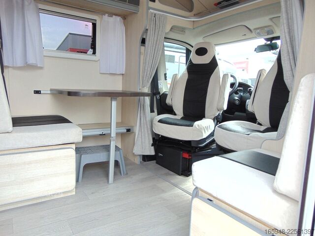 Halvintegrerad husbil ACROSS 689 CDH Rollstuhllift -barrierefrei AUTOMATIK