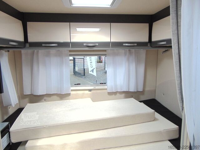 Halvintegrerad husbil ACROSS 689 CDH Rollstuhllift -barrierefrei AUTOMATIK