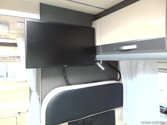 Halvintegrerad husbil ACROSS 689 CDH Rollstuhllift -barrierefrei AUTOMATIK