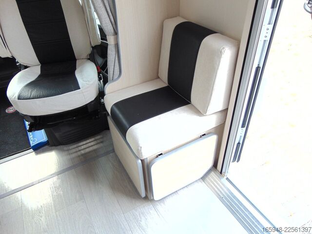 Halvintegrerad husbil ACROSS 689 CDH Rollstuhllift -barrierefrei AUTOMATIK