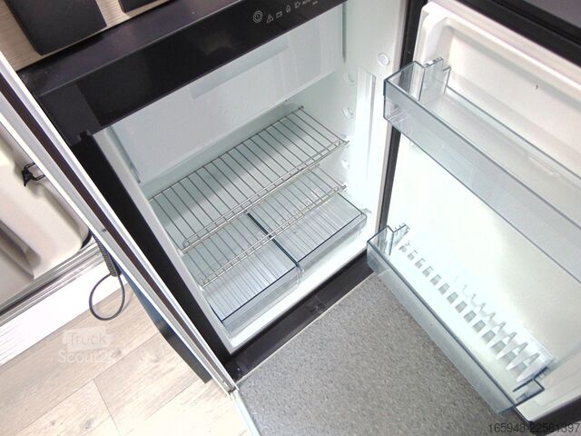 Halvintegrerad husbil ACROSS 689 CDH Rollstuhllift -barrierefrei AUTOMATIK