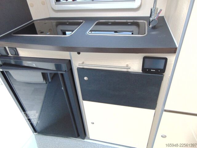 Halvintegrerad husbil ACROSS 689 CDH Rollstuhllift -barrierefrei AUTOMATIK