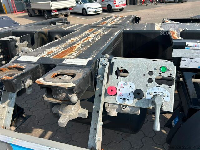 Swap body semitrailer D-TEC Flexitrailer LS Containerchassis