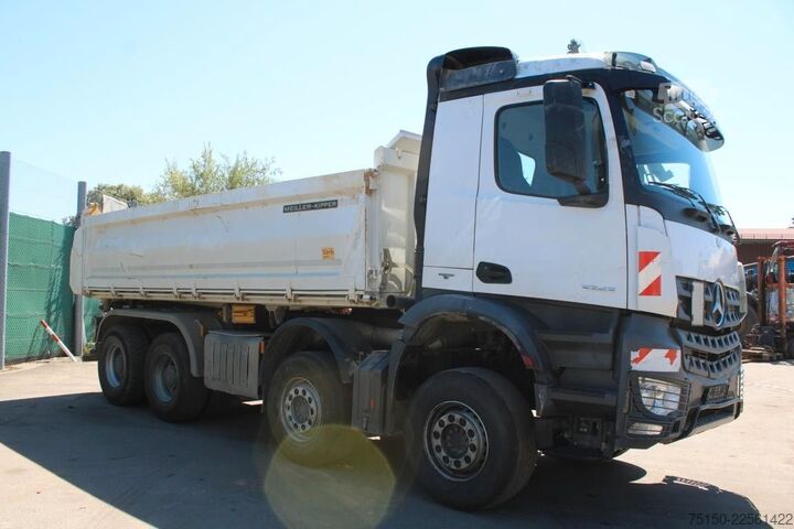 Тристранен самосвал MERCEDES-BENZ 3245 8x4 BB BORDMATIK UNFALL Nr.: 631