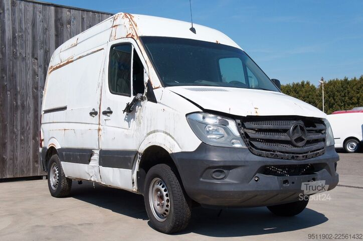 Kastenwagen hoch MERCEDES-BENZ Sprinter 211 CDi L1H2 diebstahlschaden!