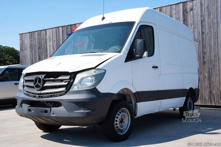 Kastenwagen hoch MERCEDES-BENZ Sprinter 211 CDi L1H2 diebstahlschaden!