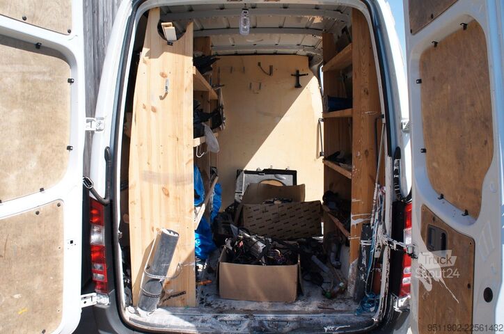 Kastenwagen hoch MERCEDES-BENZ Sprinter 211 CDi L1H2 diebstahlschaden!