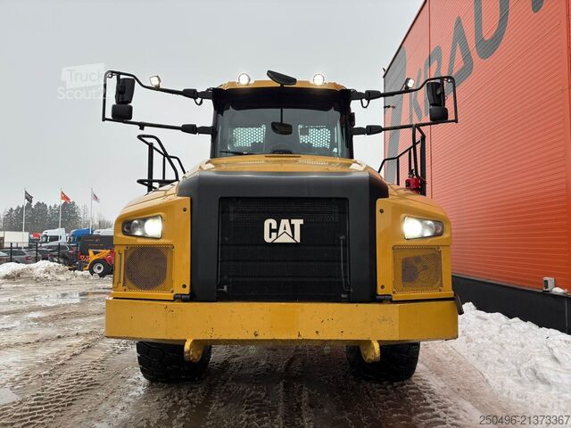 Dumper Caterpillar 745 6x6 FIRST REG 11.2020 / AC / BOX L=5762 mm