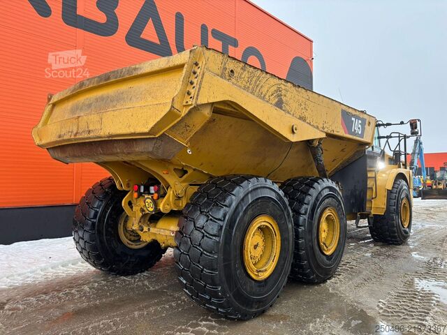 Dumper Caterpillar 745 6x6 FIRST REG 11.2020 / AC / BOX L=5762 mm