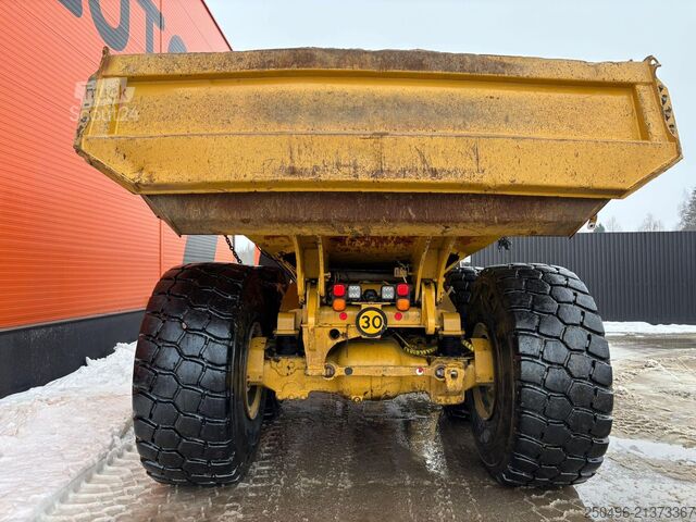 Dumper Caterpillar 745 6x6 FIRST REG 11.2020 / AC / BOX L=5762 mm