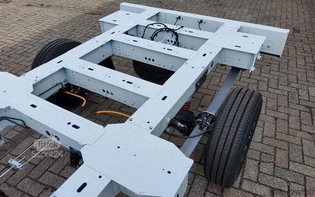 Chassi med hytt Renault Master E-TECH 87 KW FWD EL - 4 TON'S CHASSIS / ...