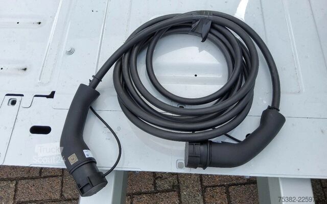 Chassi med hytt Renault Master E-TECH 87 KW FWD EL - 4 TON'S CHASSIS / ...