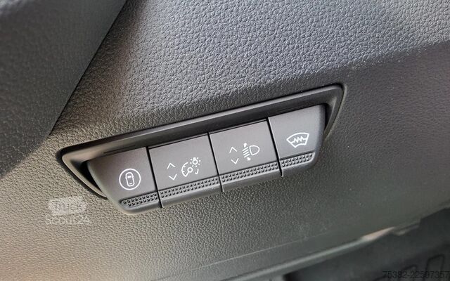 Șasiu cu cabină Renault Master E-TECH 87 KWH FWD EL - 4 TON'S CHASSIS /...