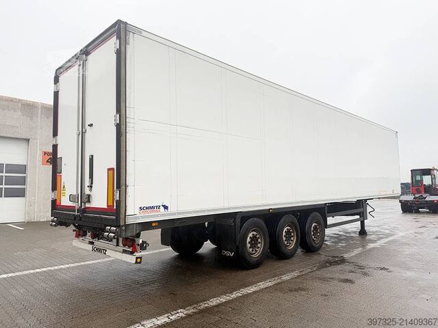 Pārvadājumi saldētavā/saldētavā Schmitz Refrigerated trailer / Kühlauflieger / Køletrailer