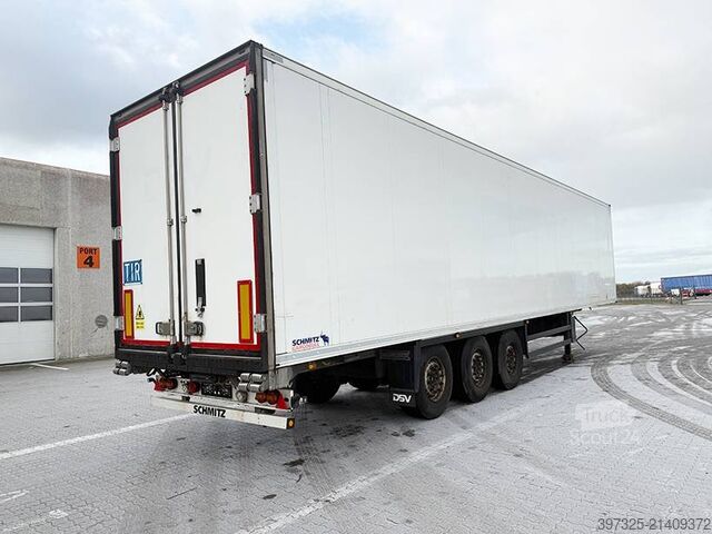 Pārvadājumi saldētavā/saldētavā Schmitz Refrigerated trailer / Kühlauflieger / Køletrailer