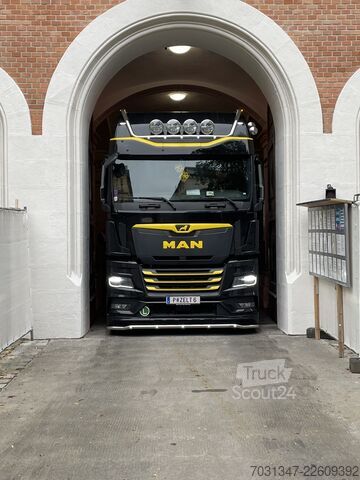 Standardní tahač MAN TGX 18.640