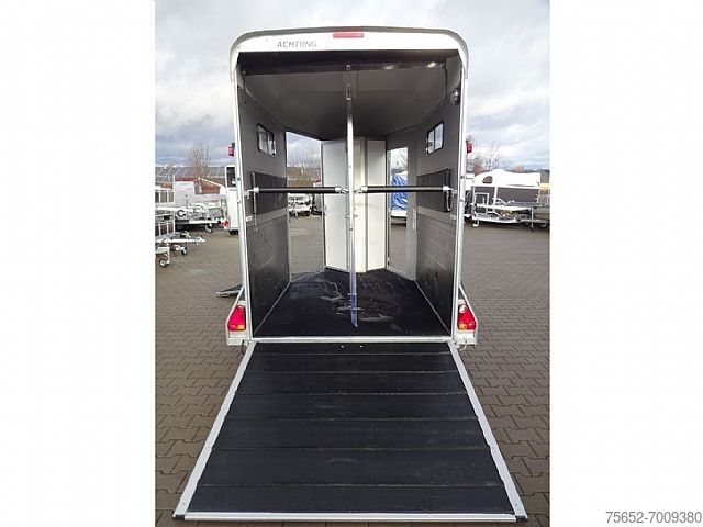 Hästtrailer Cheval Liberté Touring Country Frontausstieg Sattelraum