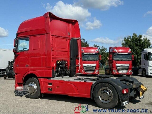 Τυπική μονάδα τράκτορα DAF XF 460 FT Super Space Cab 2 Betten + Kühlschrank