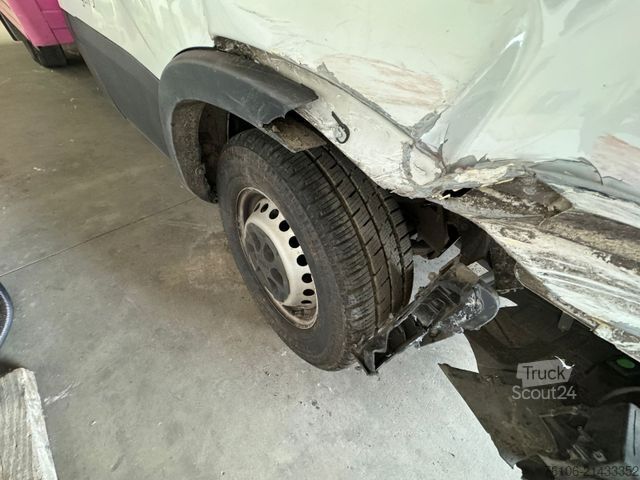 Skåpbil IVECO Daily 35S14 Hi-Matic Koffer*Ahk*Seiten tür*