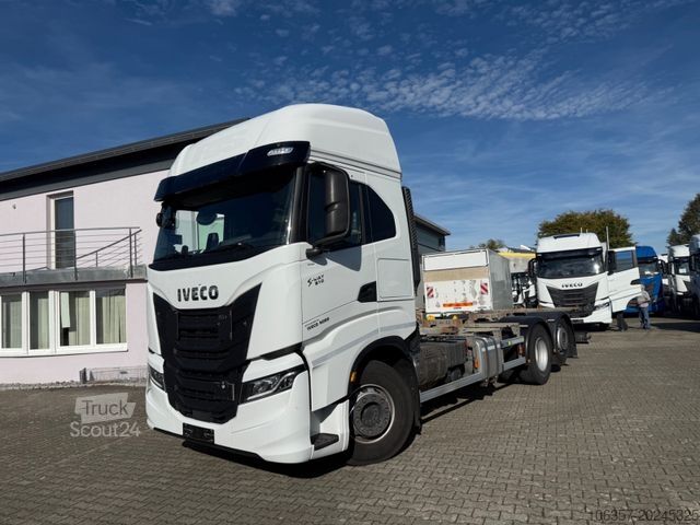 Camión con caja móvil IVECO S-WAY AS260S51Y/FP CM SDG BDF Retarder