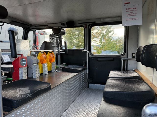 LKW mit Kofferaufbau MERCEDES-BENZ 1222 AF 4x4 ALLRAD/Feuerwehr /Pumpe