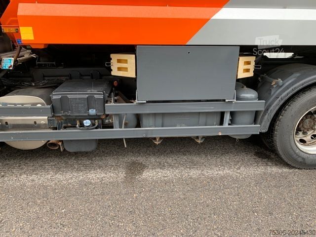 Tartálykocsi DAF FANCF75