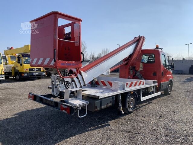 Skåpbil Iveco Daily Multitel MT202DS - 20,2m