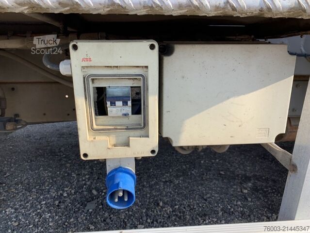 Skåpbil Iveco Daily Multitel MT202DS - 20,2m