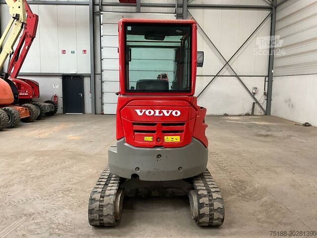 Mini escavatore Volvo ECR 25 D