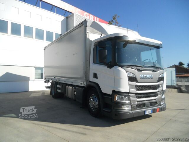 Kasa ve geri çekilebilir arka platformlu kamyon SCANIA P320