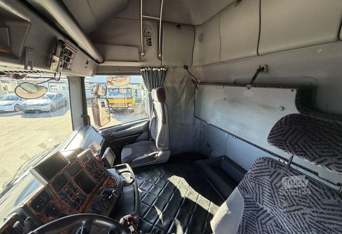 Camión plataforma con toldo Scania R164LB 4x2 Plane/HB / Swiss-Vehicle