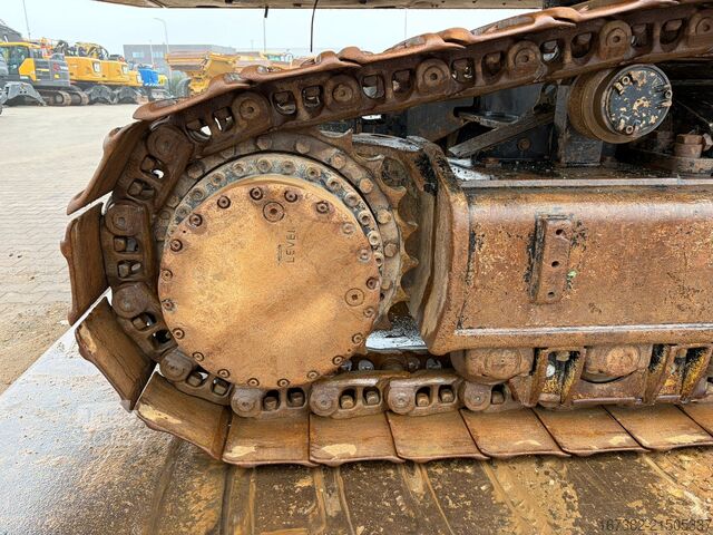 Crawler excavator Caterpillar 352F