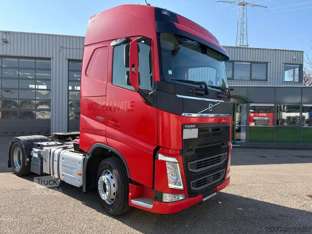 Standard-SZM Volvo FH 420 Globetrotter,Gardner Denver Bulkcompress...