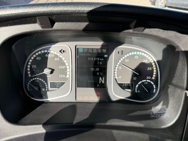 Sandučar MERCEDES-BENZ ATEGO 823 L Koffer 6,10 m LBW 1,5 T* AHK+Klima