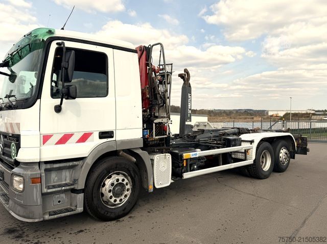 друго MERCEDES-BENZ Actros 2541 6x2 HMF Kran 1060 / Mulitlift