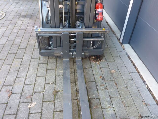 Čelní vysokozdvižný vozík Linde E16