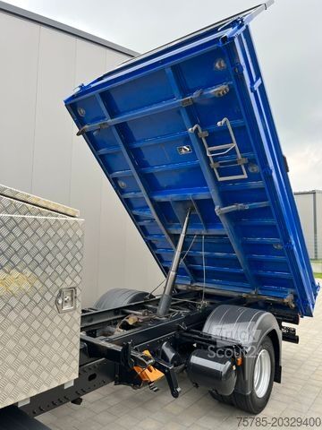 Transporter mit Kipper MAN 8.180