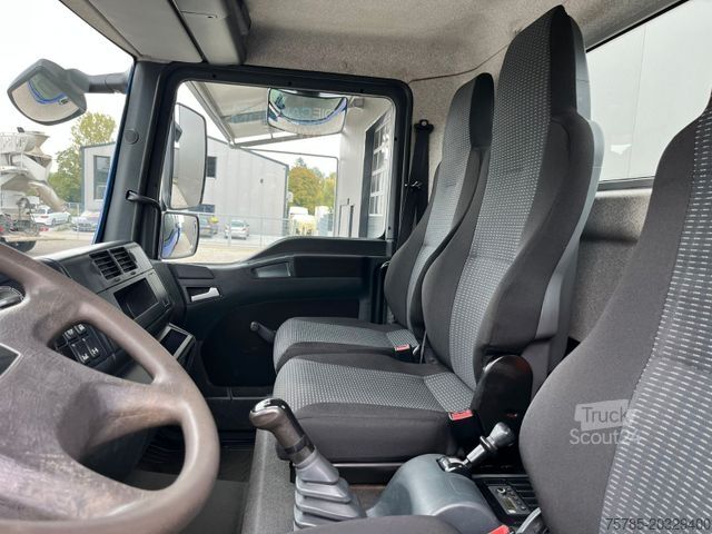 Transporter mit Kipper MAN 8.180