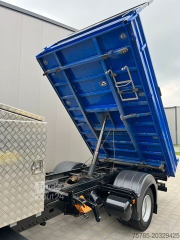 Transporter mit Kipper MAN 8.180