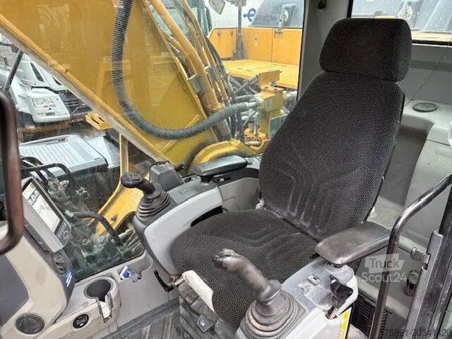 Grävmaskin med larvband Caterpillar 329 ELN