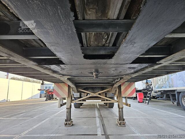 Loading platform FRUEHAUF 