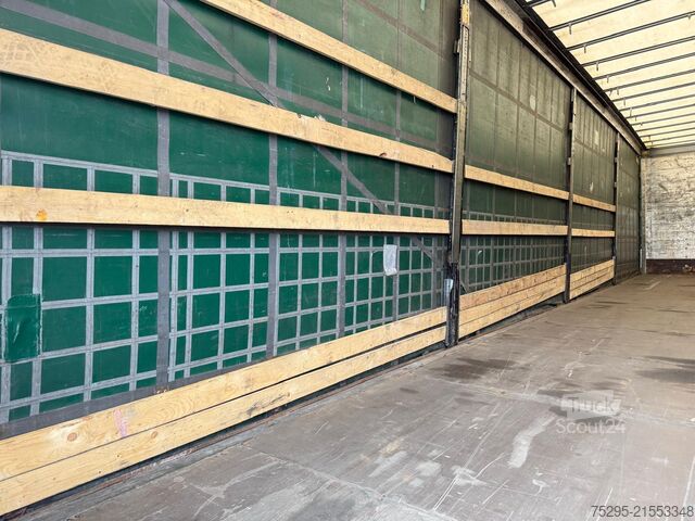 Commercial vehicle Schmitz Cargobull 3Achs Mega Hubdach gute Bereifung Daimler9.5 XL