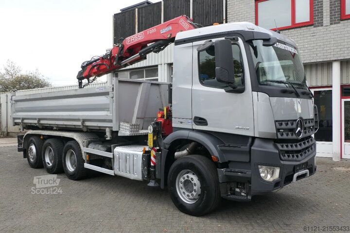 Kipper met kraan Mercedes-Benz Arocs 3643 | 8X4 Tridem | 3 Side Tipper | Fassi...