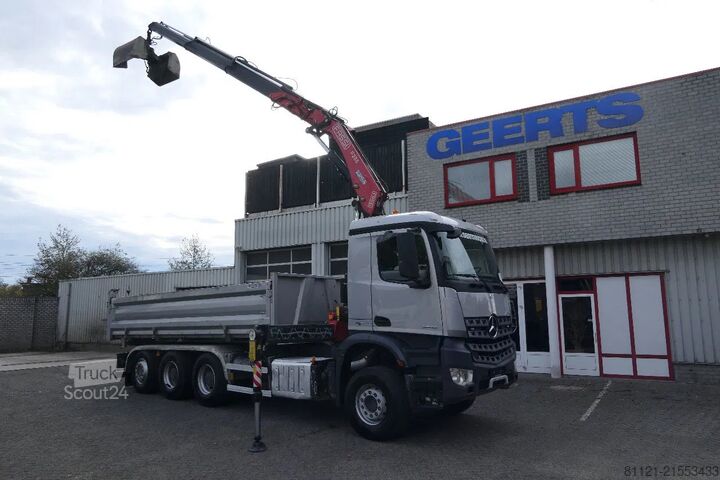 Kipper met kraan Mercedes-Benz Arocs 3643 | 8X4 Tridem | 3 Side Tipper | Fassi...
